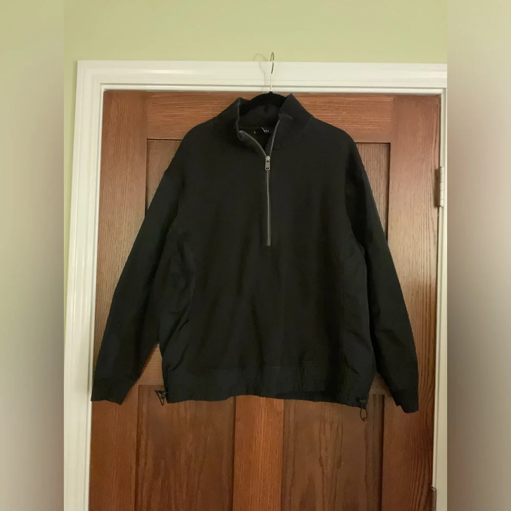 Athleta All-Black Two-Tone Mixed Media 1/2 Zip Pullover – Size Large